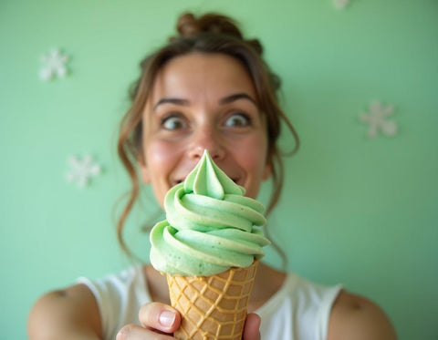 Green cannabis-infused ice cream without THC, served in a crispy cone, for a delicious and relaxing break.