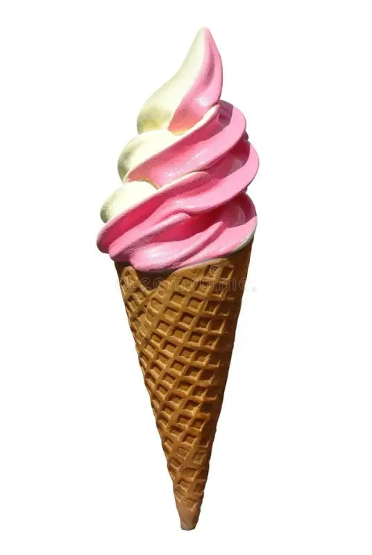 Glace italienne fraise naturelle en cornet avec un tourbillon de crème rose et blanche