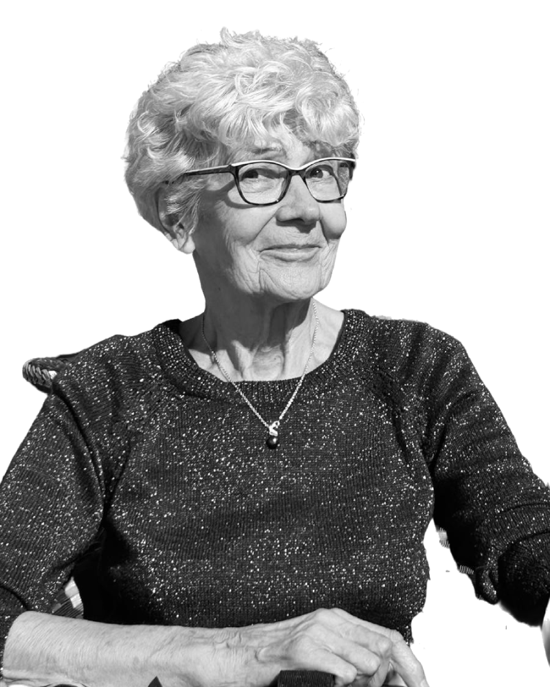 Portrait de Paulette savourant une glace vanille