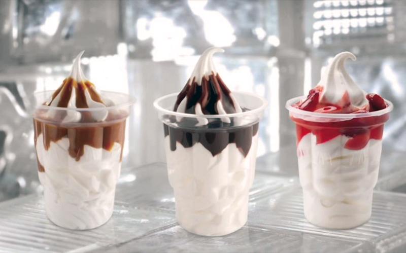 Sundae au chocolat et fraise façon McDonald's